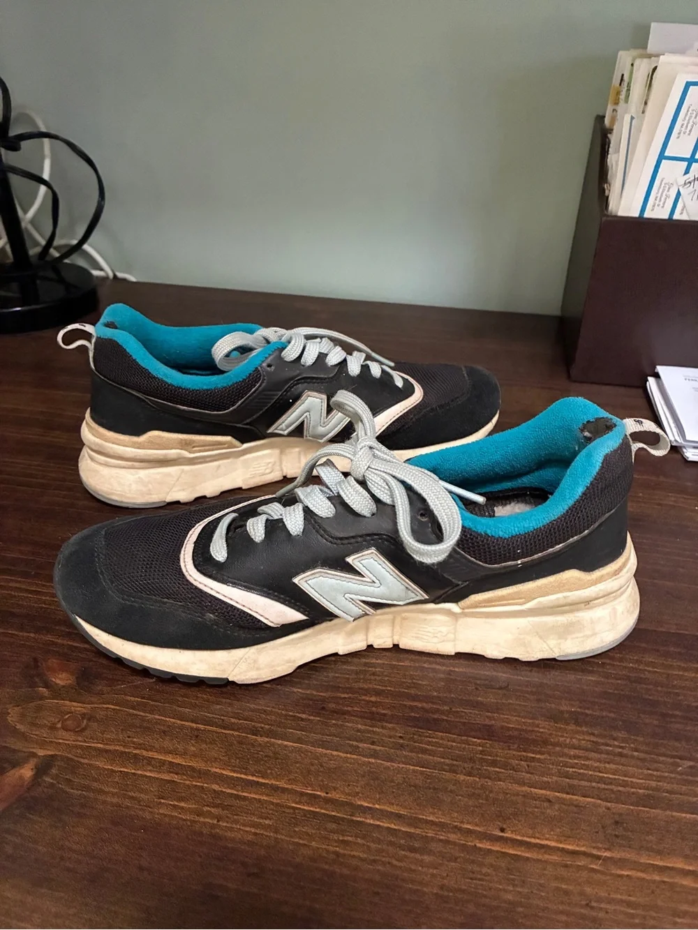 New Balance 997H Black & Aqua Blue Lifestyle Sneakers CW997HNB guessing size 7